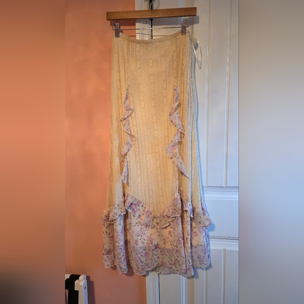 Bluivy Cream Floral Maxi Skirt